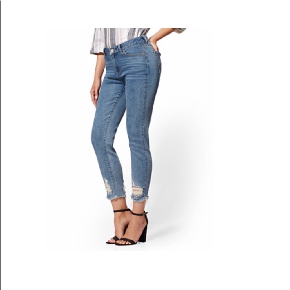 NWT❤️High-Waisted Destroyed Jeans - Happy Blue 10